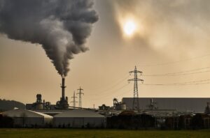 Podwyższone Stężenia Ozonu w Powietrzu: Jakie Są Zagrożenia i Jak Się Chronić