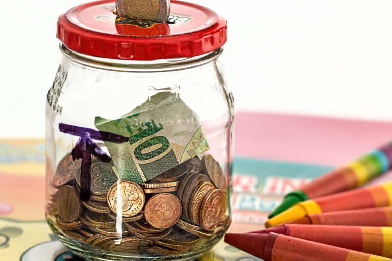 Wypłata odprawy emerytalnej po zakończeniu pracy a wymagania dotyczące świadectwa pracy