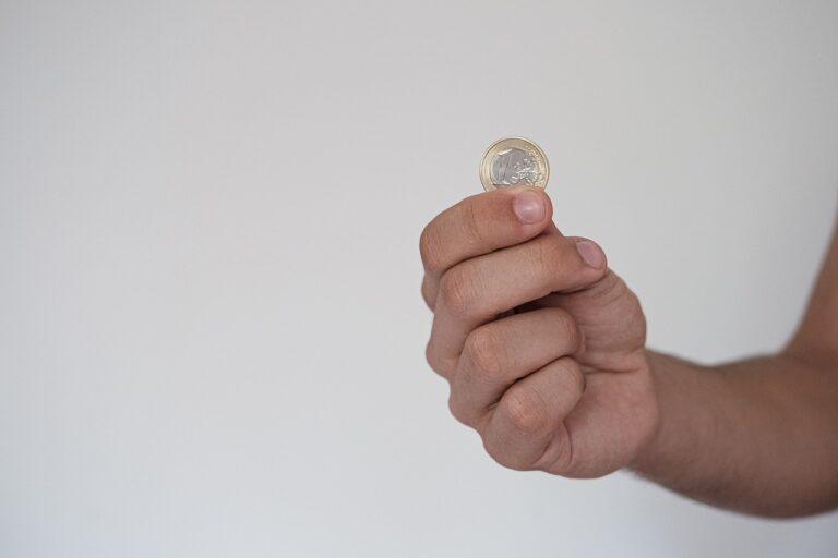 Wypłata za umowę zlecenie w kolejnym miesiącu jak ustalić termin i uniknąć problemów