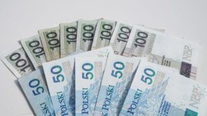 Złotówkowicze podążają śladami frankowiczów: pytania o WIBOR w TSUE